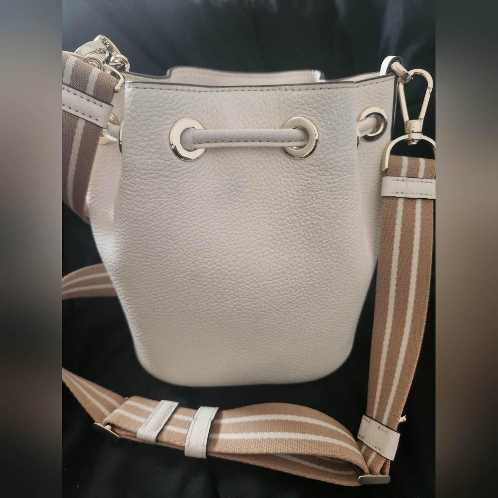 Kate Spade Ivory White Mini Bucket Bag With Coin Purse - Picture 2 of 14